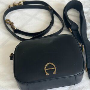 ETIENNE AIGNER Marianne Logo Leather Crossbody In Black